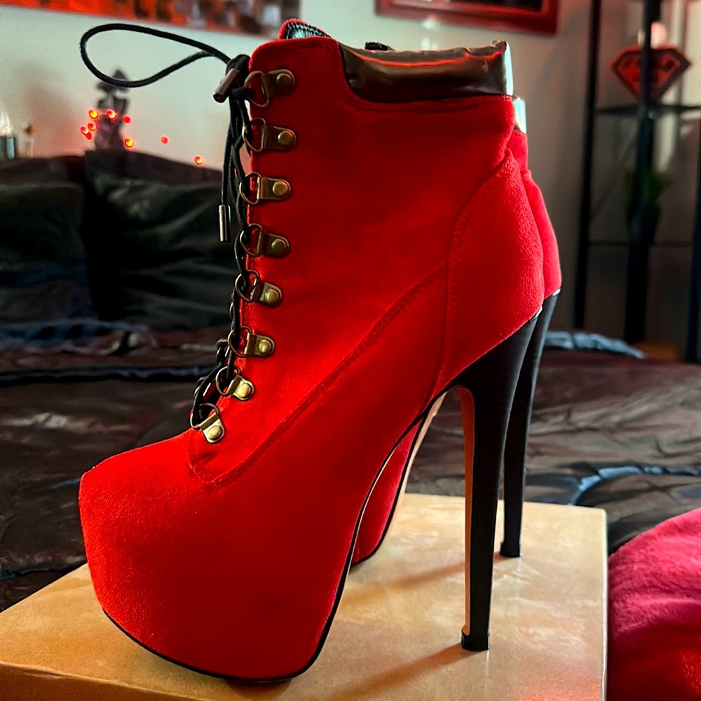 Red platform booties - Picture 7 of 7